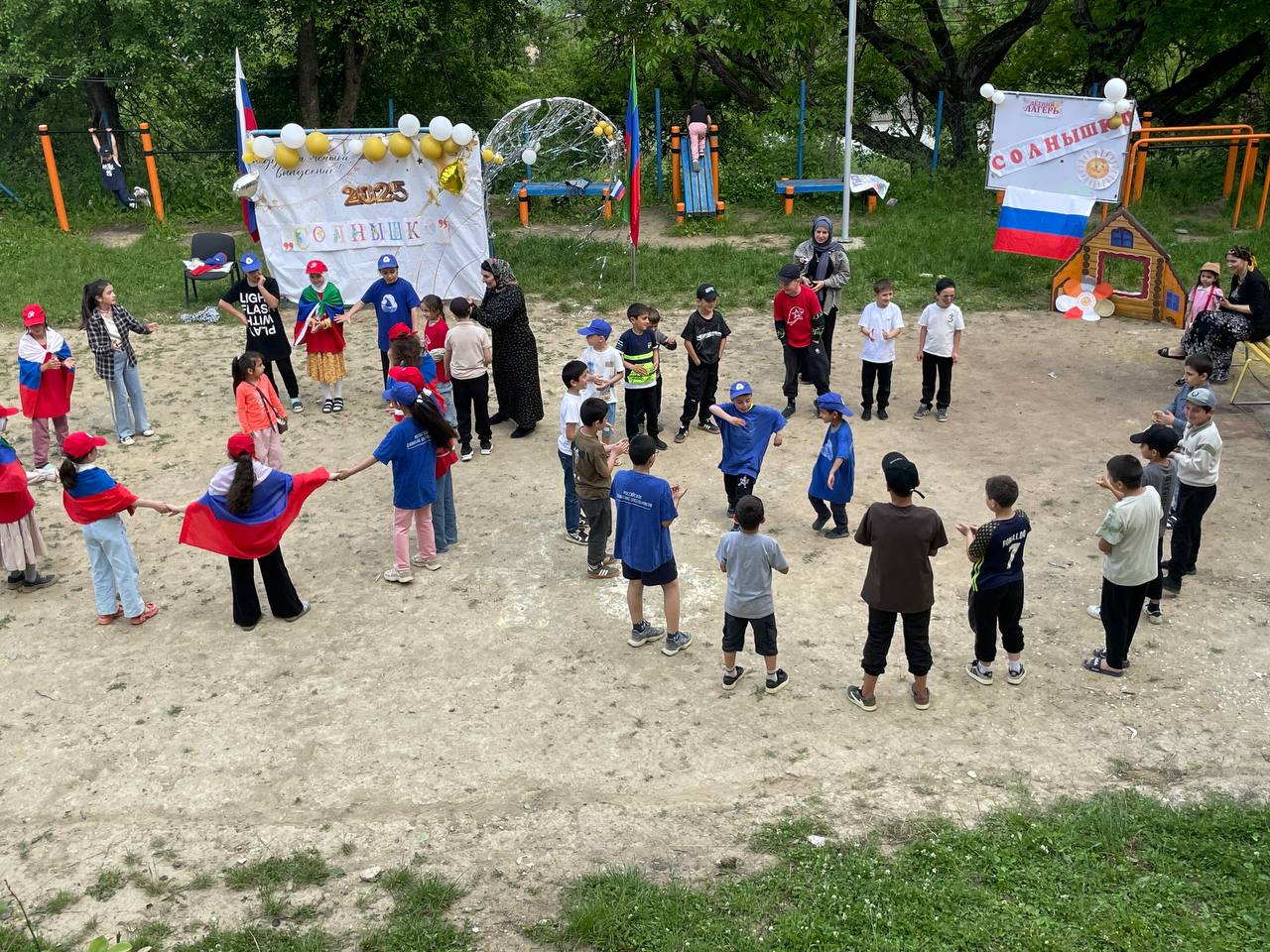 ДЕНЬ РОССИИ ПРИШКОЛЬНОМ ЛАГЕРЕ &amp;quot;СОЛНЫШКО&amp;quot;.