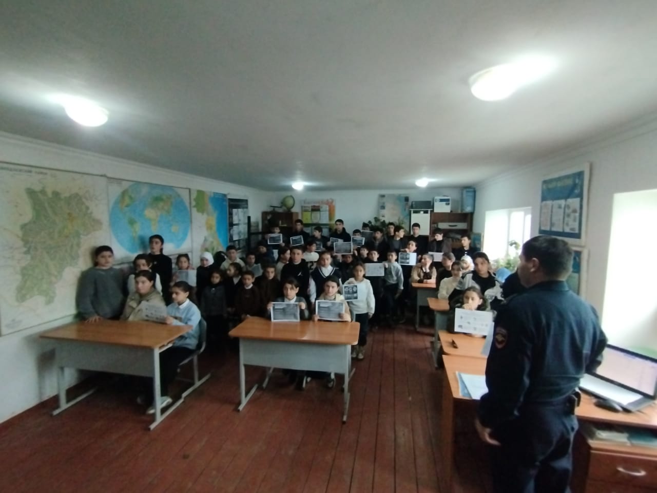 Профилактическая  беседа. Инспектор по делам несовершеннолетних.